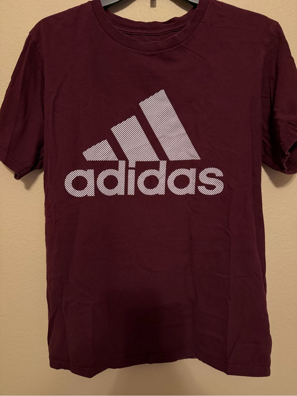 Men's Adidas Maroon / Burgundy Short Sleeve Graphic T-Shirt Size M